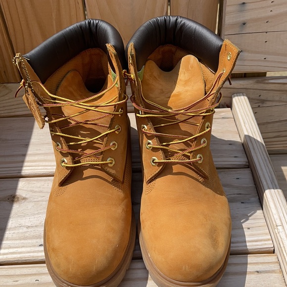 Men Timberlands - Picture 2 of 7